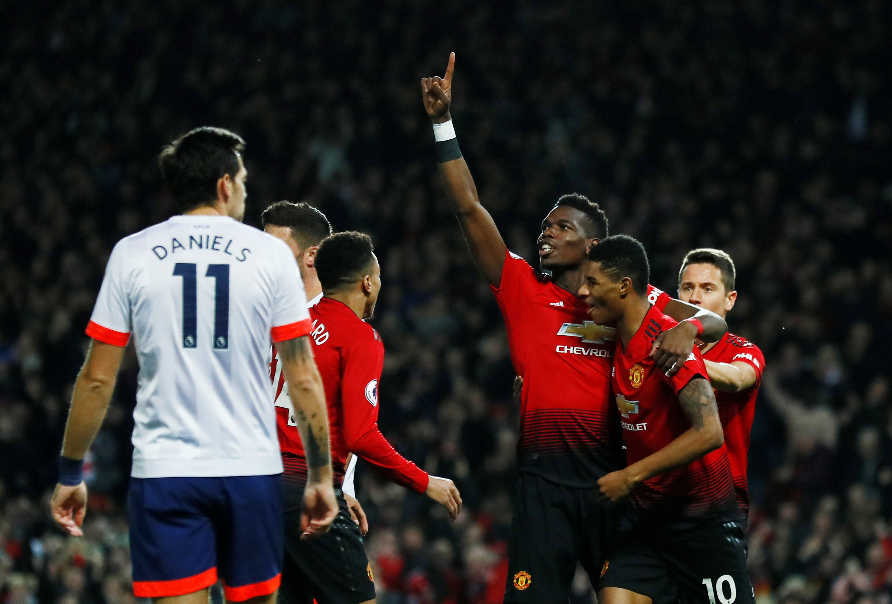 一个值得关 一个值得关